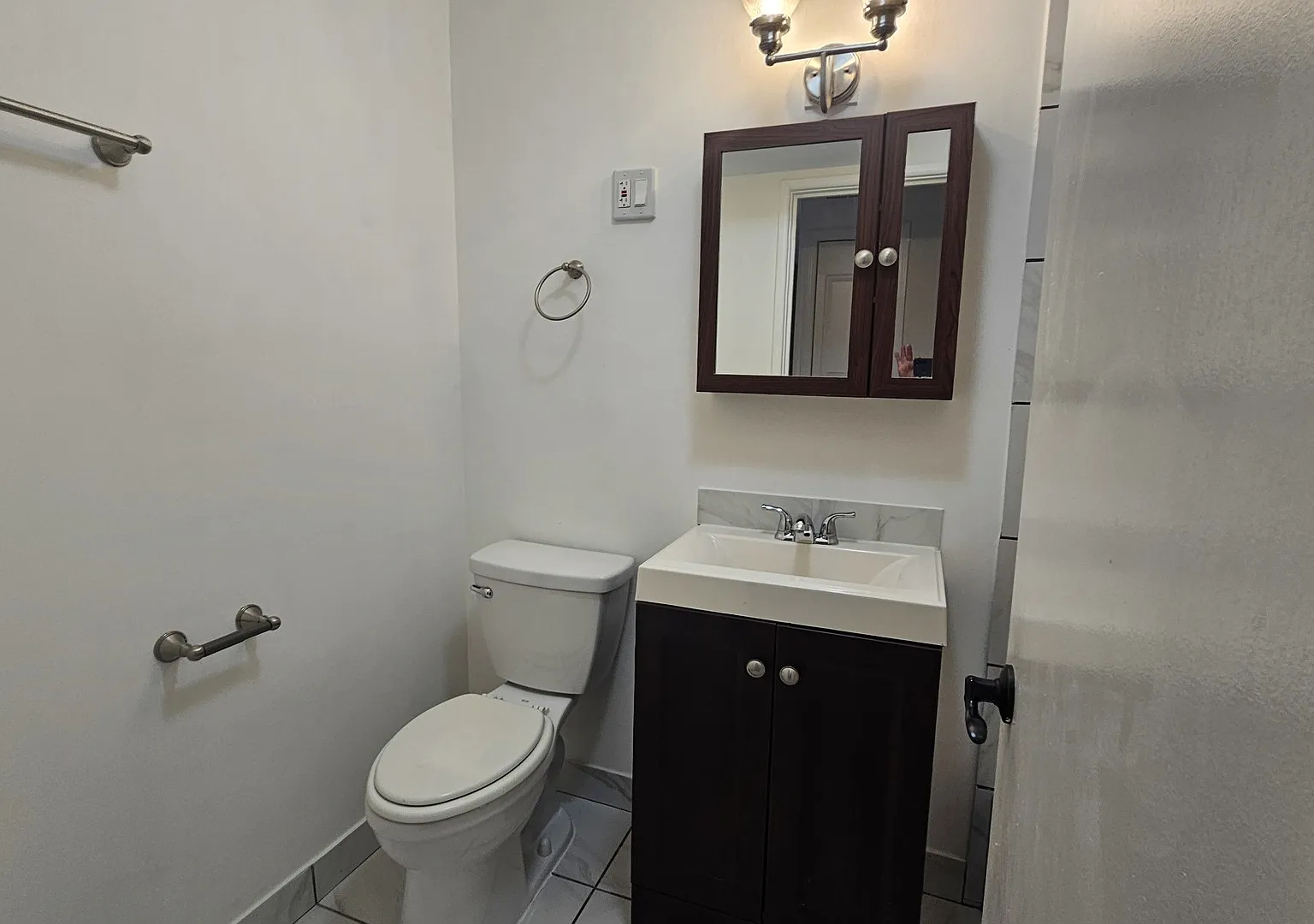 1 bed, $2,400 — Photo 3