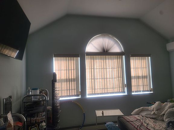 2nd image of 82B Inwood Rd