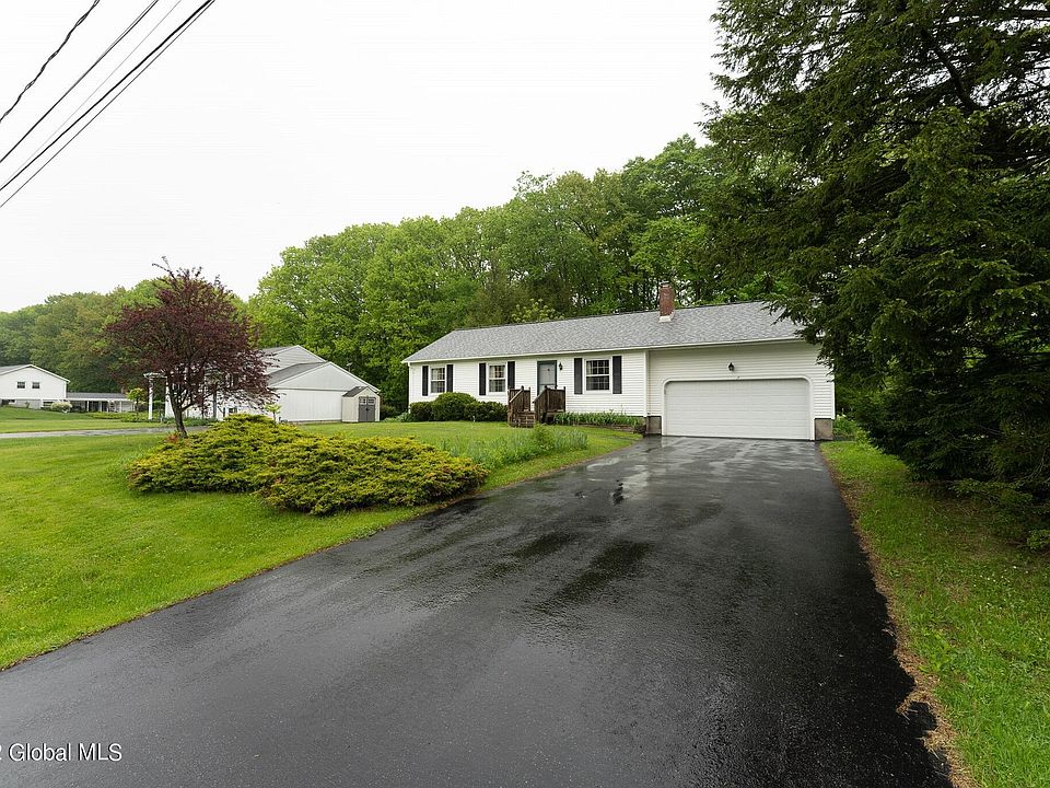 1st image of 17 Fruitwood Dr