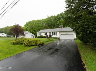 17 Fruitwood Dr, Burnt Hills, NY 12027