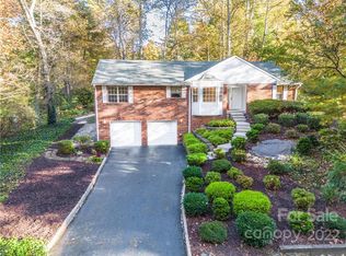 248 Fallen Timber Rd, Hendersonville, NC 28791