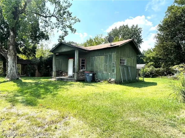 303-305 307 Oak St, Ozark, AR 72949