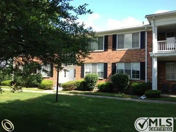 29632 Hoover Rd, Warren, MI 48093