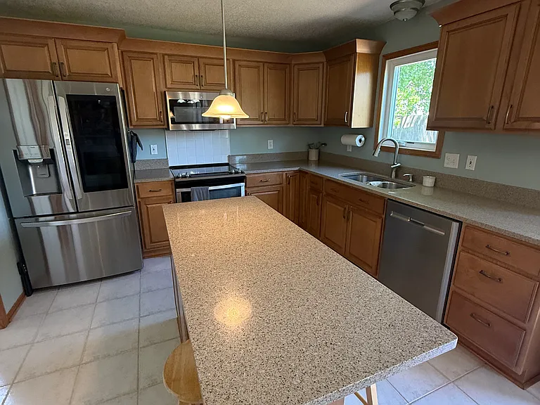 14903 Rosewood Dr — Photo 7