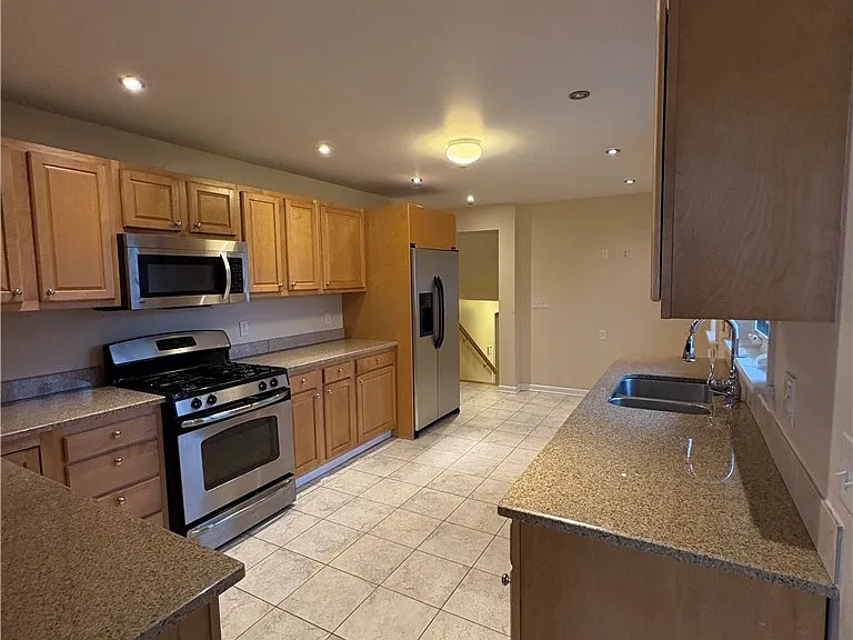 215 Locksley Rd — Photo 6