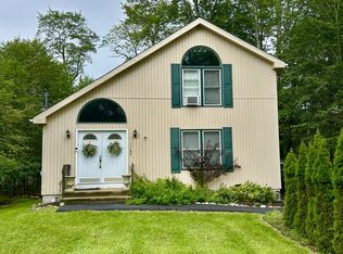 1188 Trapper Ln, Pocono Summit, PA 18346