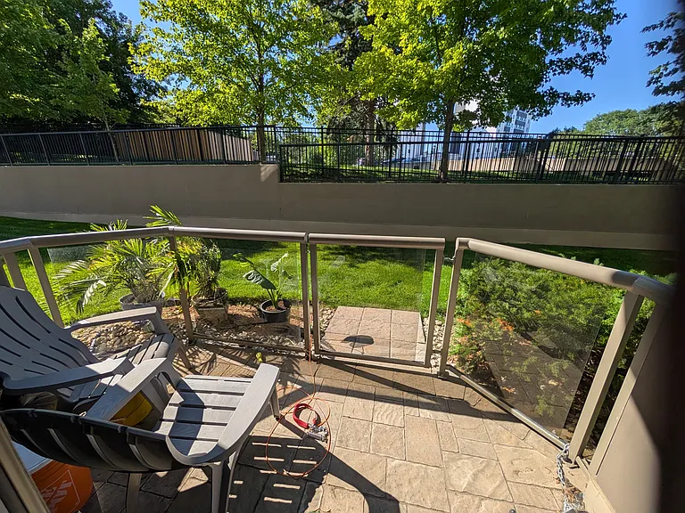 539 Belmont Ave W #102 — Photo 16