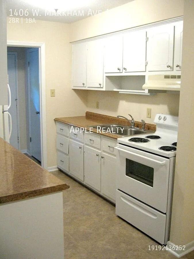 1406 W. Markham Ave Apt A - Available Now! Free 2-Week Move-In Special — Photo 4