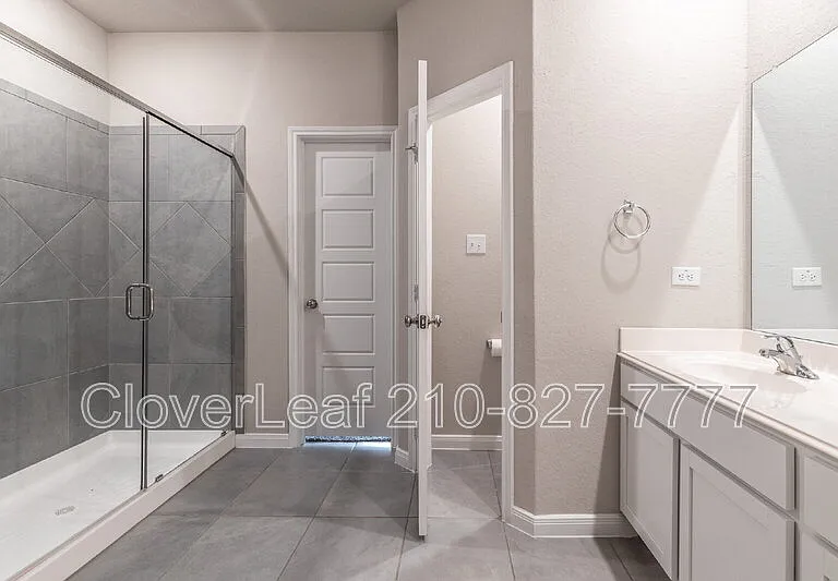 940 Windflower — Photo 26