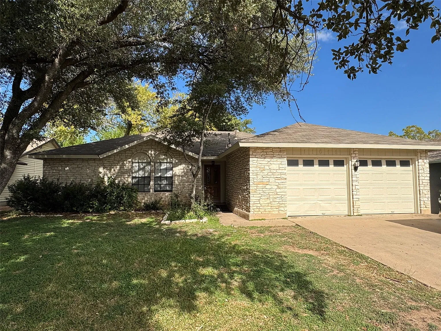 3 bed, 2.0 bath, 1432 sqft, $2,600 — Photo 1