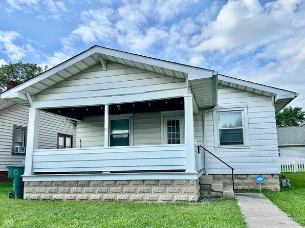 2216 W 8th St, Muncie, IN 47302