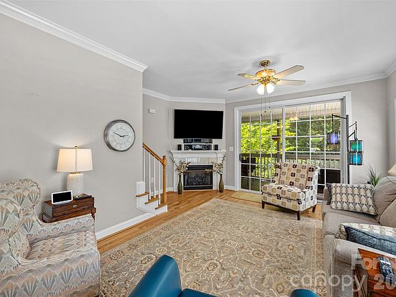 4th image of 1261 Charlotte Ave