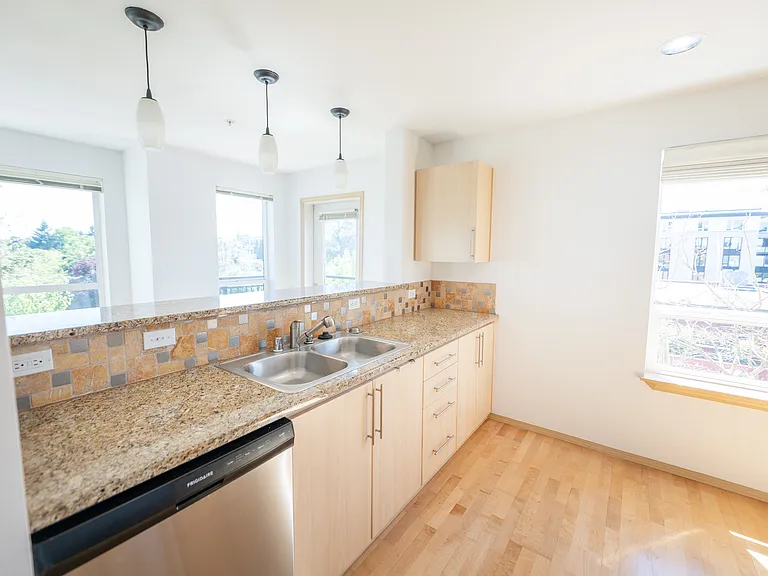 424 N 85th St #301-1 — Photo 10