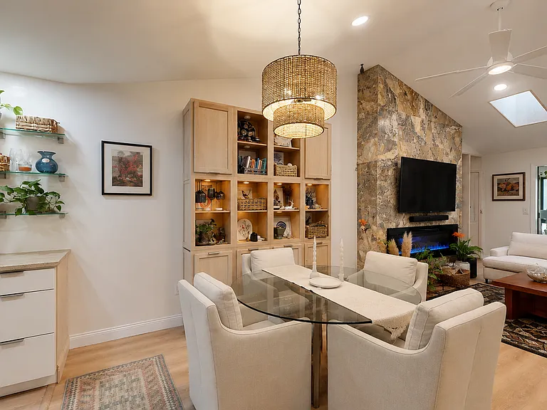 385 E Hartford St #7A — Photo 3