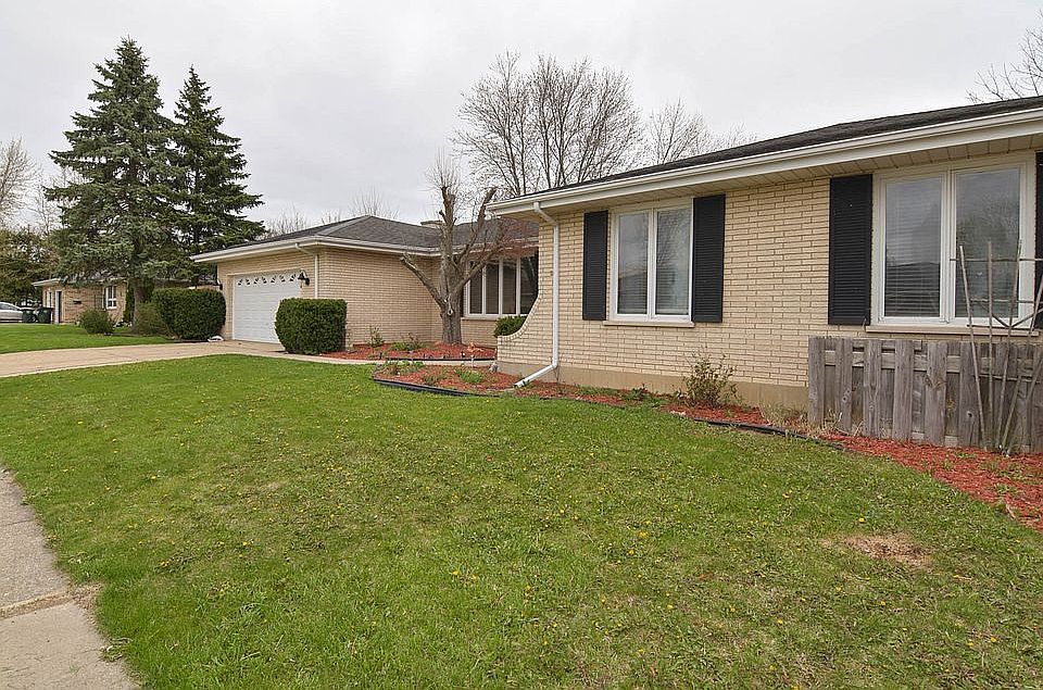 1st image of 563 Hillside Ave