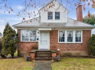 25 Fordham Ct, Albany, NY 12209
