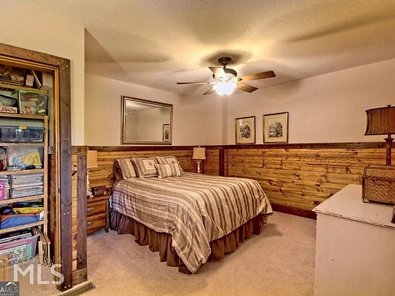 100 Corinth Ln — Photo 25