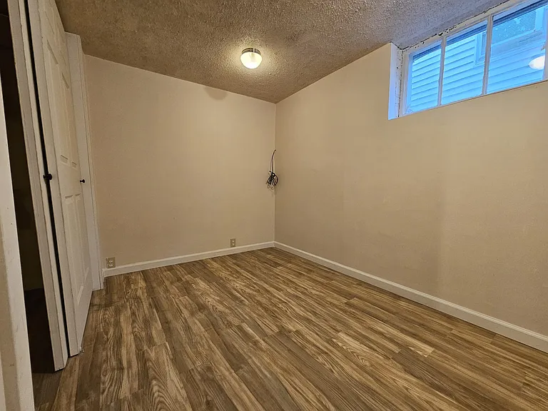 2125 Cass St — Photo 9