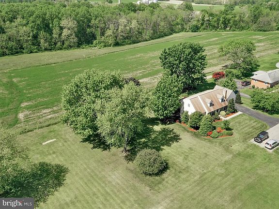 4th image of 337 W Fritz Ave