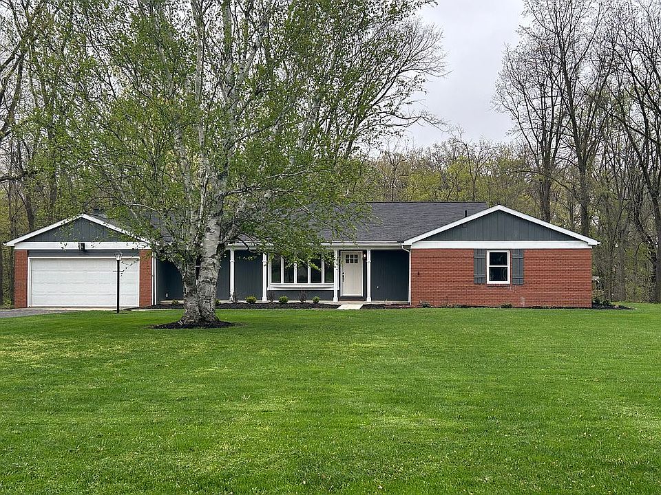 1st image of 220 Dogwood Ln