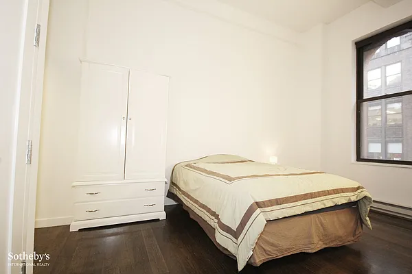 Rented by Sotheby's International Realty | media 22