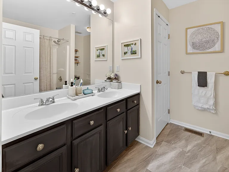 149 Quiet Waters Pl — Photo 15