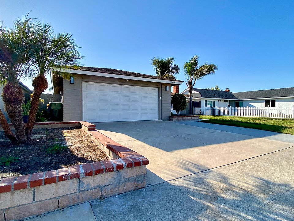 1st image of 20681 Chaucer Ln