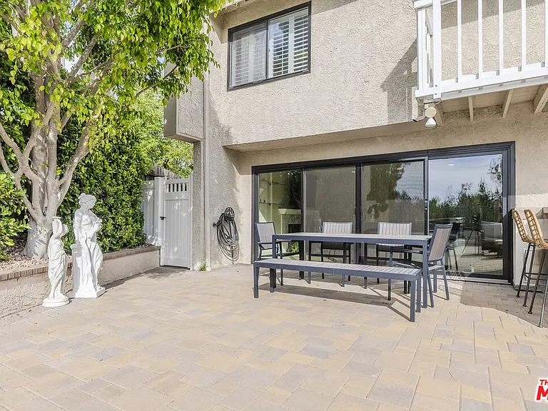 2637 Angelo Dr — Photo 16