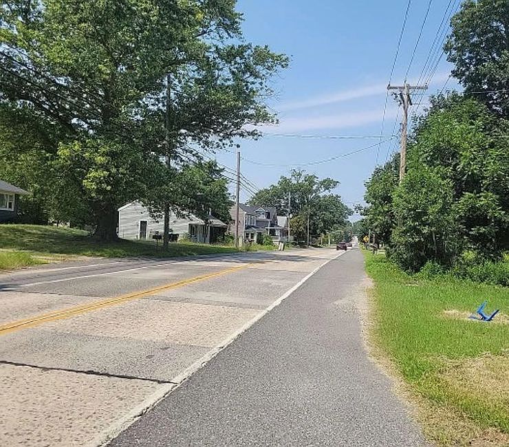 Exterior Neighborhood (street photo)