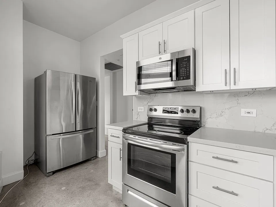 Building Photo 5