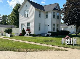 1129 Middle St, Mediapolis, IA 52637