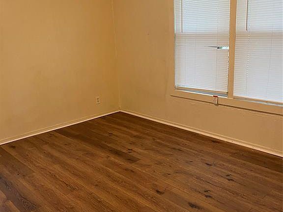 5th image of 1373 Sammons St