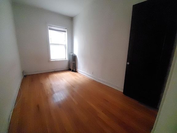 3rd image of 1919-25 W Winnemac Ave #19251