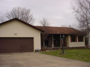 2148 Pickle Rd, Akron, OH 44312