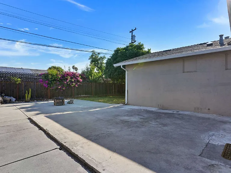 229 Seabiscuit Dr — Photo 25