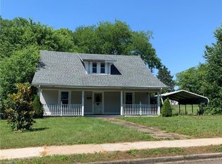 715 Patrick St, Eden, NC 27288