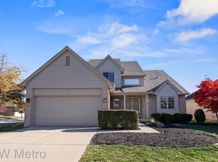 45914 Portsville Dr, Macomb, MI 48044