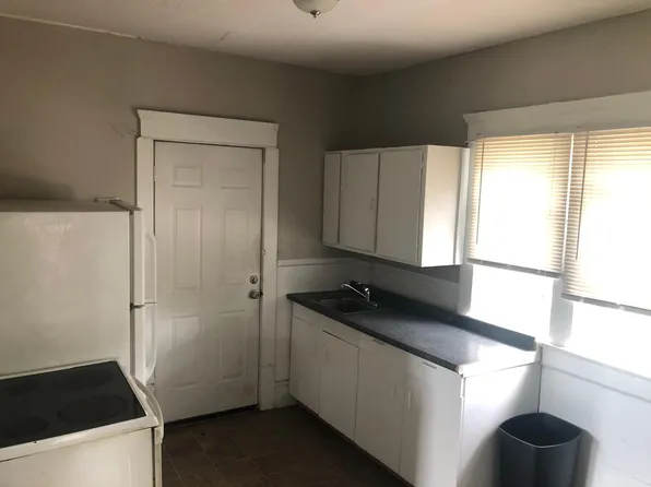247 Cross St, Akron, OH 44311
