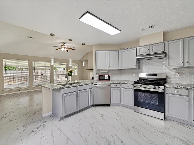 16514 Camino Del Sol Dr — Photo 14