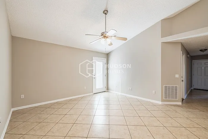 2044 Hunters Trace Cir — Photo 6