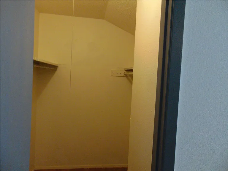 508 Burlwood Ct — Photo 14