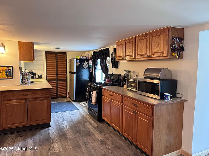 3rd image of 71 Greenfield Avenue