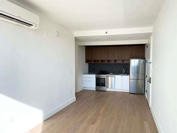 2nd image of 822 Lexington Ave #455