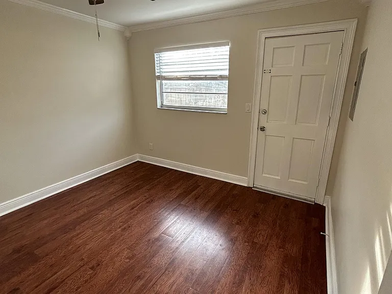 605 92nd Ave N #4 — Photo 8
