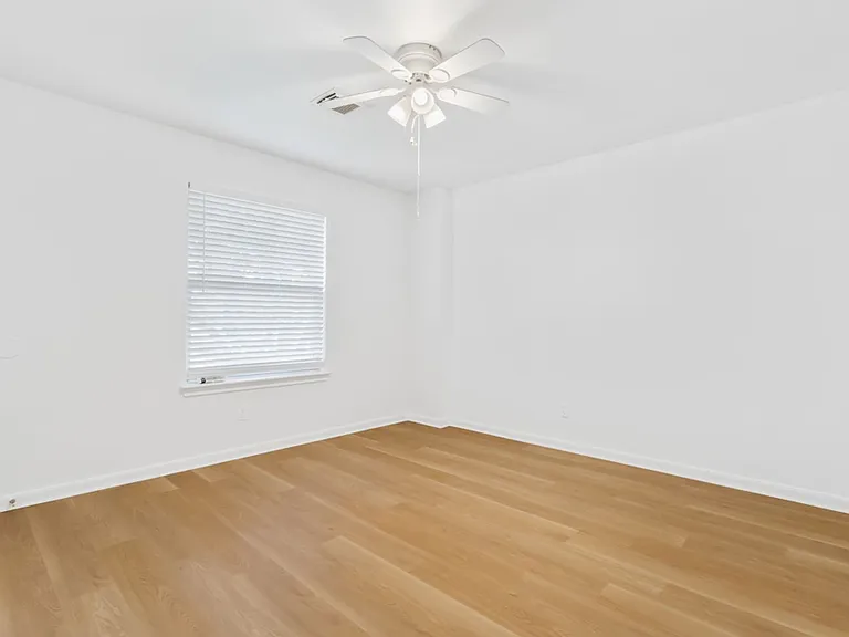 210 Laceleaf Ln — Photo 20