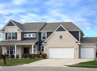 2724 Daisy Ct, Columbus, IN 47201