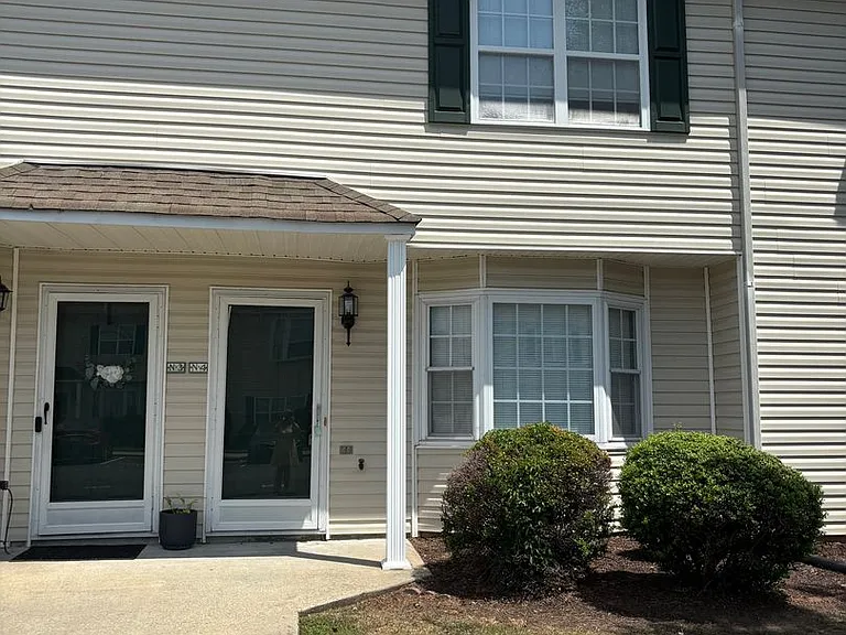 2330 Vineyard Dr #N4 — Photo 1