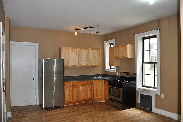 Rented by Brooklyn IQ Properties Inc | media 27