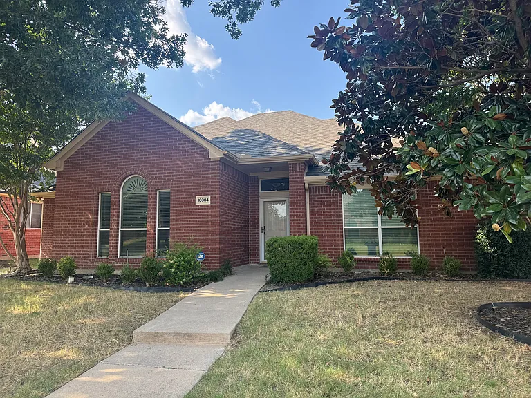 10304 Max Ln — Photo 2
