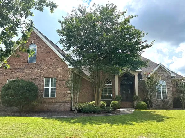 302 Caravella Dr, Dothan, AL 36305
